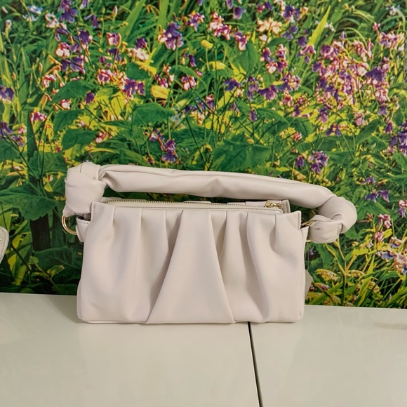 Francesca’s collection Ruby knotted hobo handbag - Picture 8 of 15